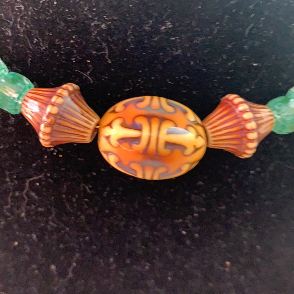 Color Changing Necklace - Picture 4 of 4